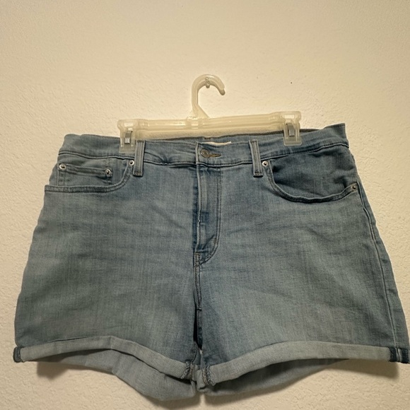 Levi’s Mid Length Denim Blue Women's Shorts size 33 - Picture 2 of 9